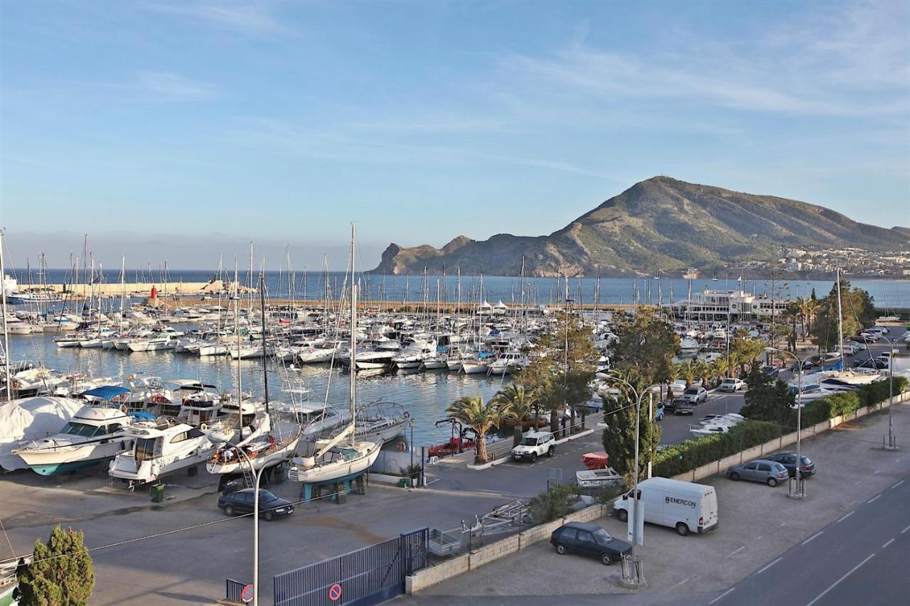 Altea Aan De Jachthaven, Vakantieappartementen Met Frontaal Zeezicht Exterior foto